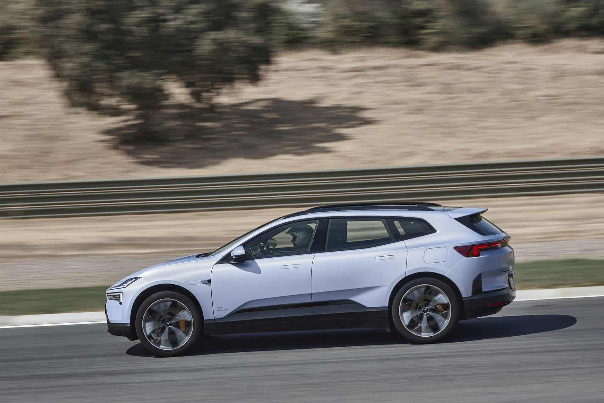 Polestar 4 - Το ηλεκτρικό SUV των 544 PS που βάζει φωτιά στην πίστα!