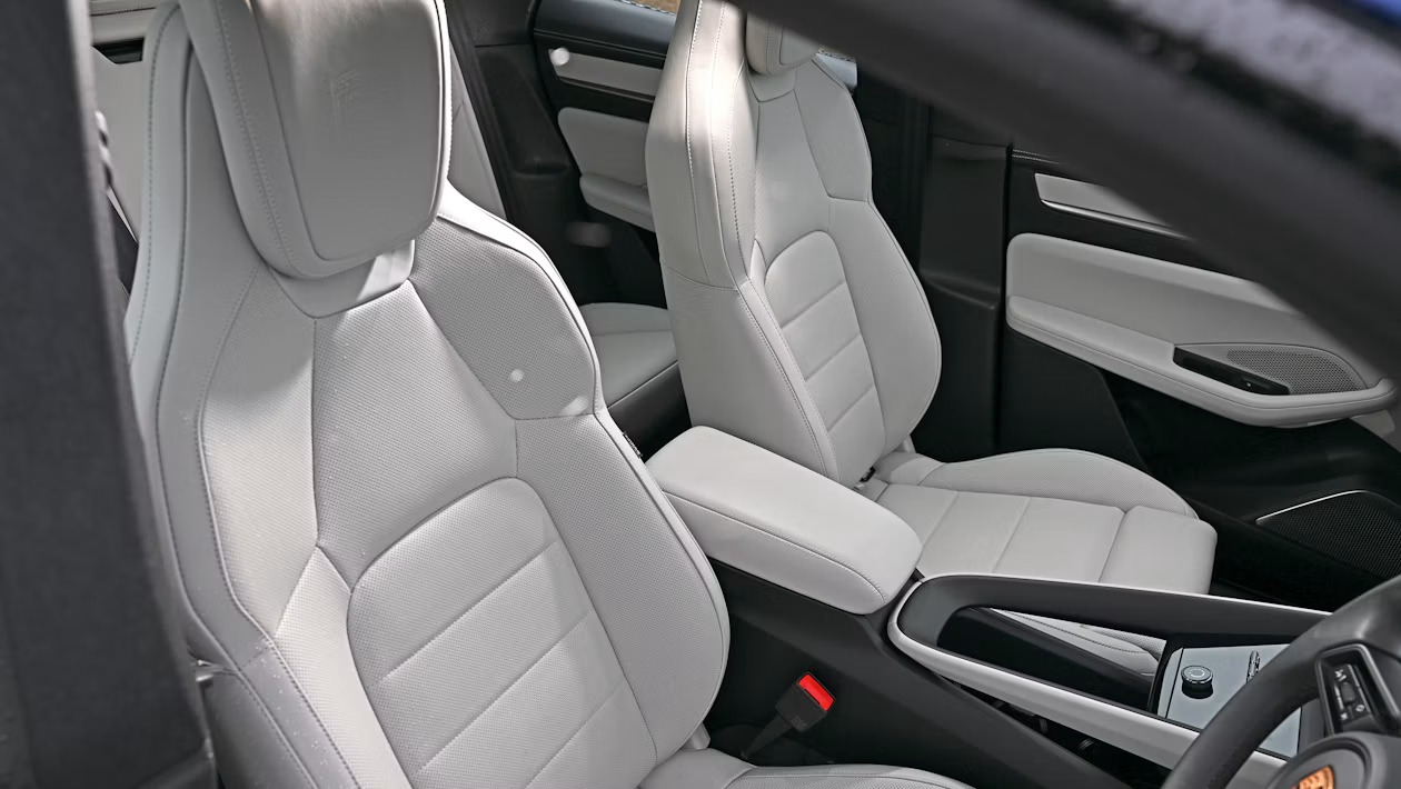Porsche Macan vs Alpine A390: Tα πιο σπορ EV SUV έρχονται αντιμέτωπα