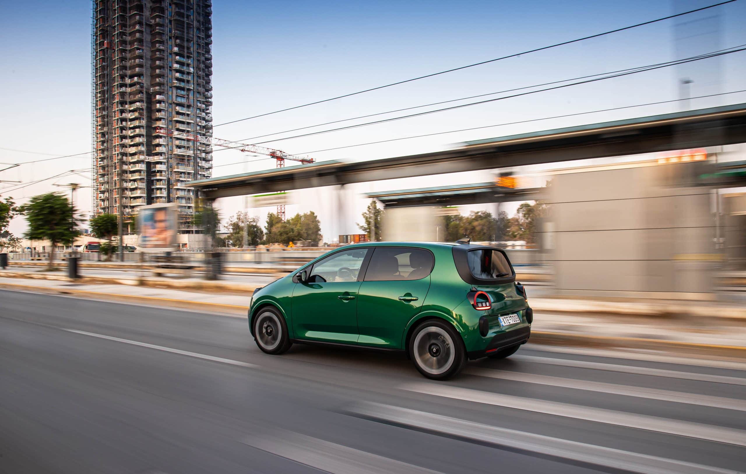 Το Renault Twingo E-Tech electric στην τελική φάση του θεσμού «Αυτοκίνητο της Χρονιάς 2027»