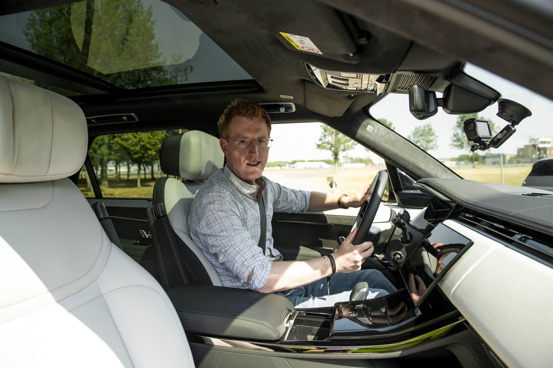 Range Rover Sport Electric: Το ηλεκτρικό SUV των 550 PS αποκαλύπτει τις δυνατότητές του