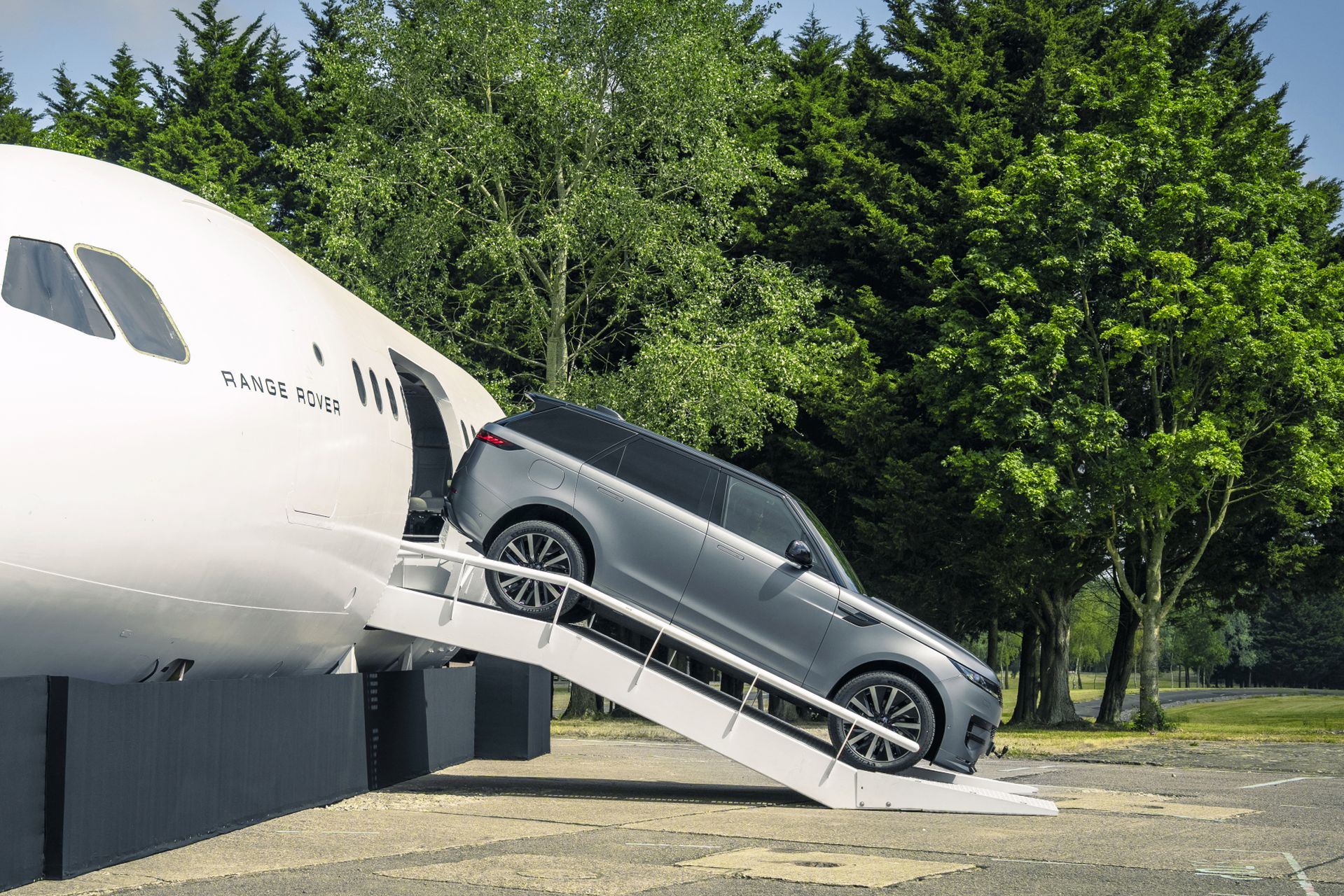 Range Rover Sport Electric: Το ηλεκτρικό SUV των 550 PS αποκαλύπτει τις δυνατότητές του