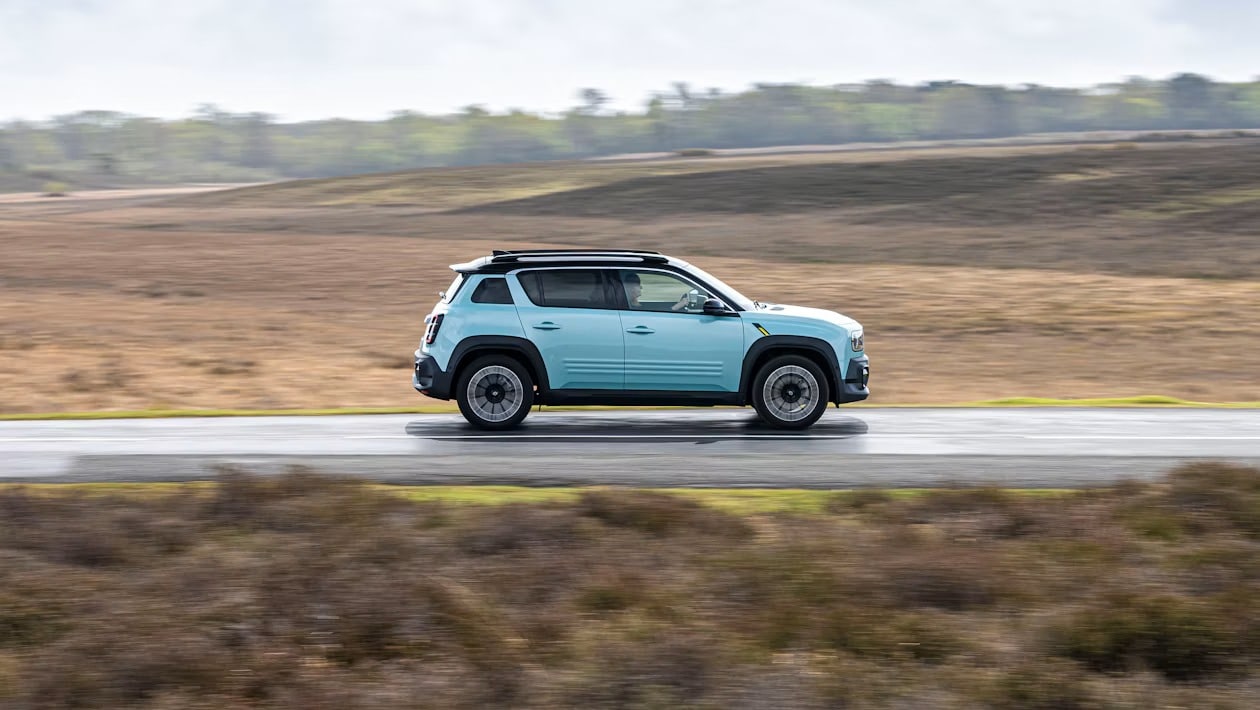Renault 4 E-Tech: Τα δυνατά σημεία και οι μικρές αδυναμίες του ηλεκτρικού SUV μετά από αρκετά χιλιόμετρα