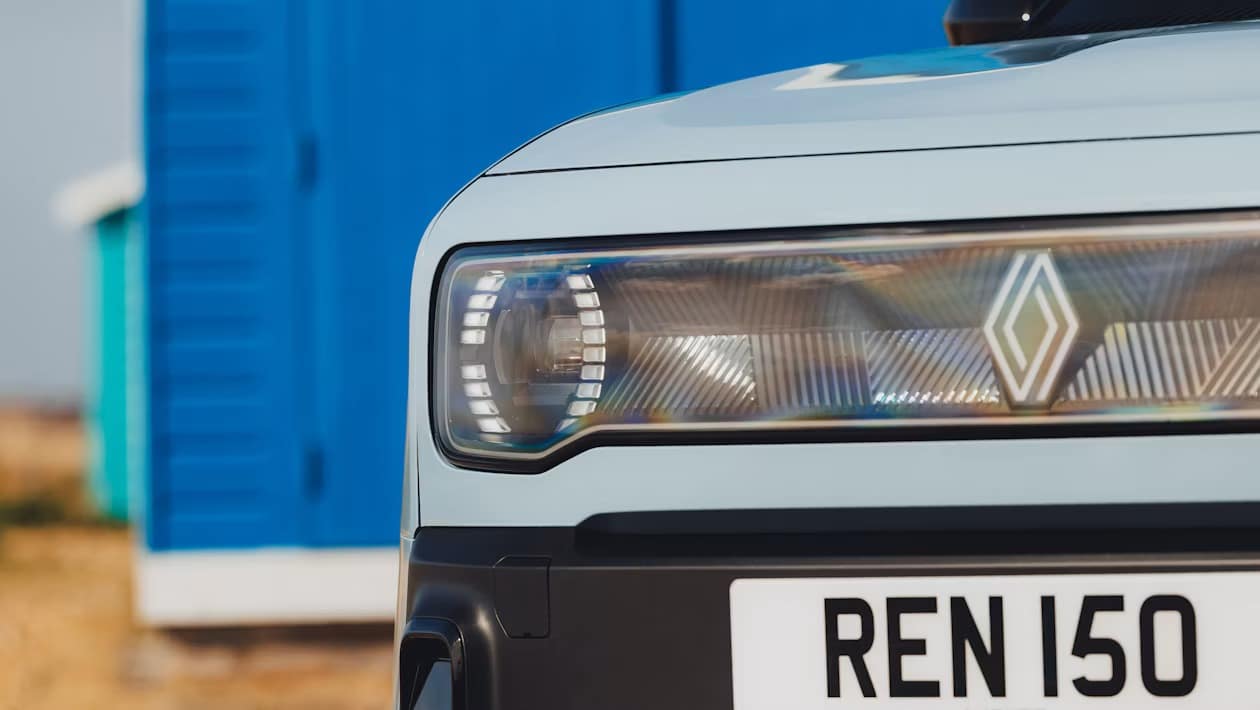 Renault 4 Plein Sud: Το ηλεκτρικό που βγάζει την οροφή του… βόλτα