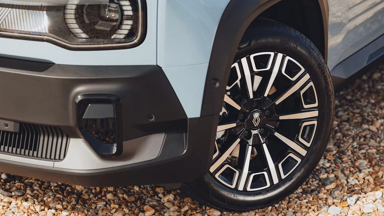 Renault 4 Plein Sud: Το ηλεκτρικό που βγάζει την οροφή του… βόλτα