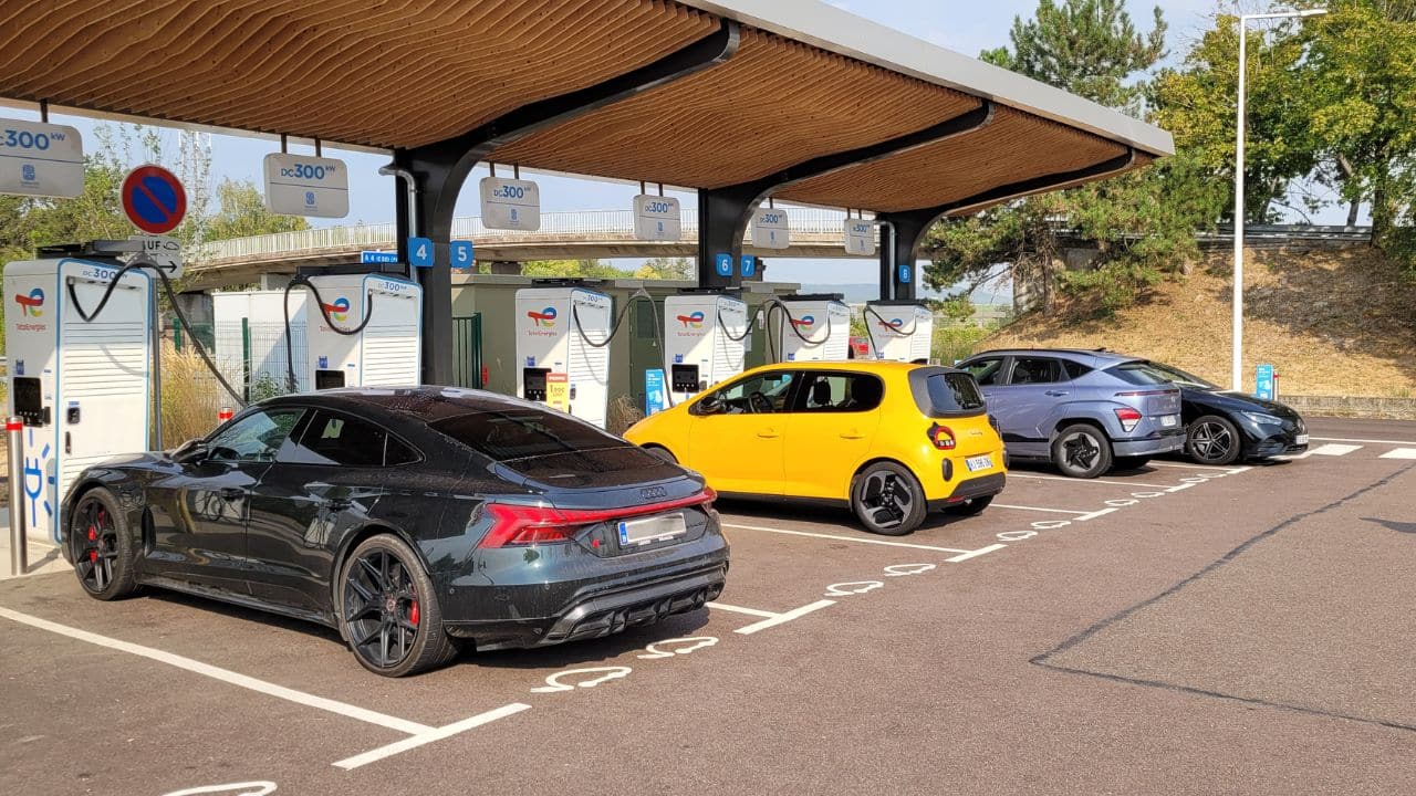 Μπορεί ένα ηλεκτρικό πόλης να ταξιδέψει 500 χλμ.; Το Renault Twingo δίνει την απάντηση