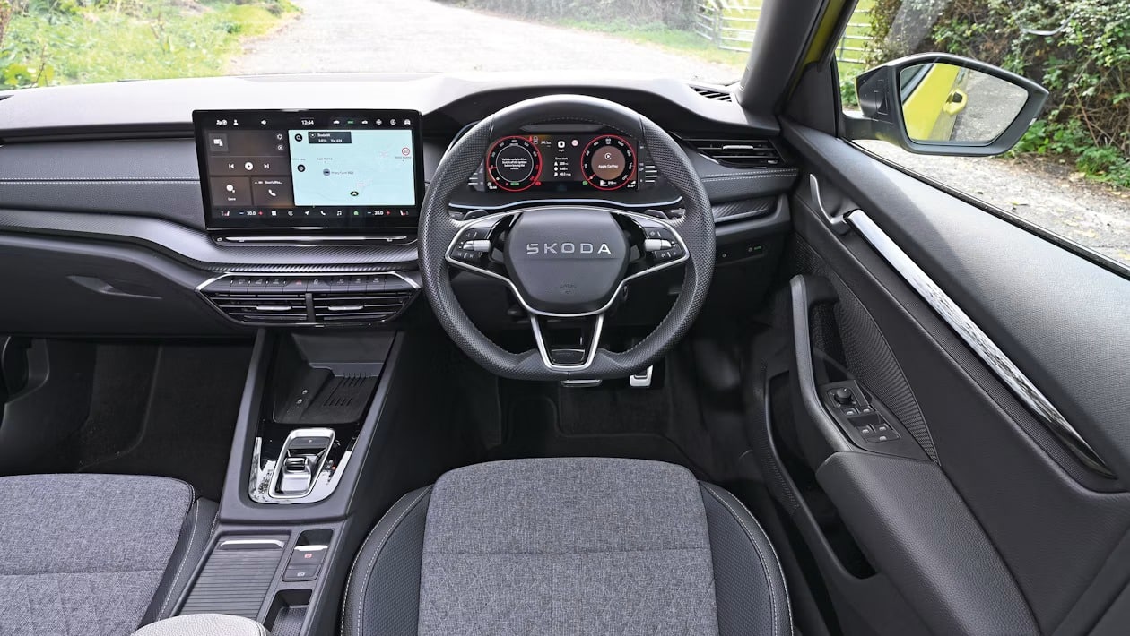 Astra Sports Tourer vs Octavia Estate: Ποιο οικογενειακό wagon συμφέρει περισσότερο;