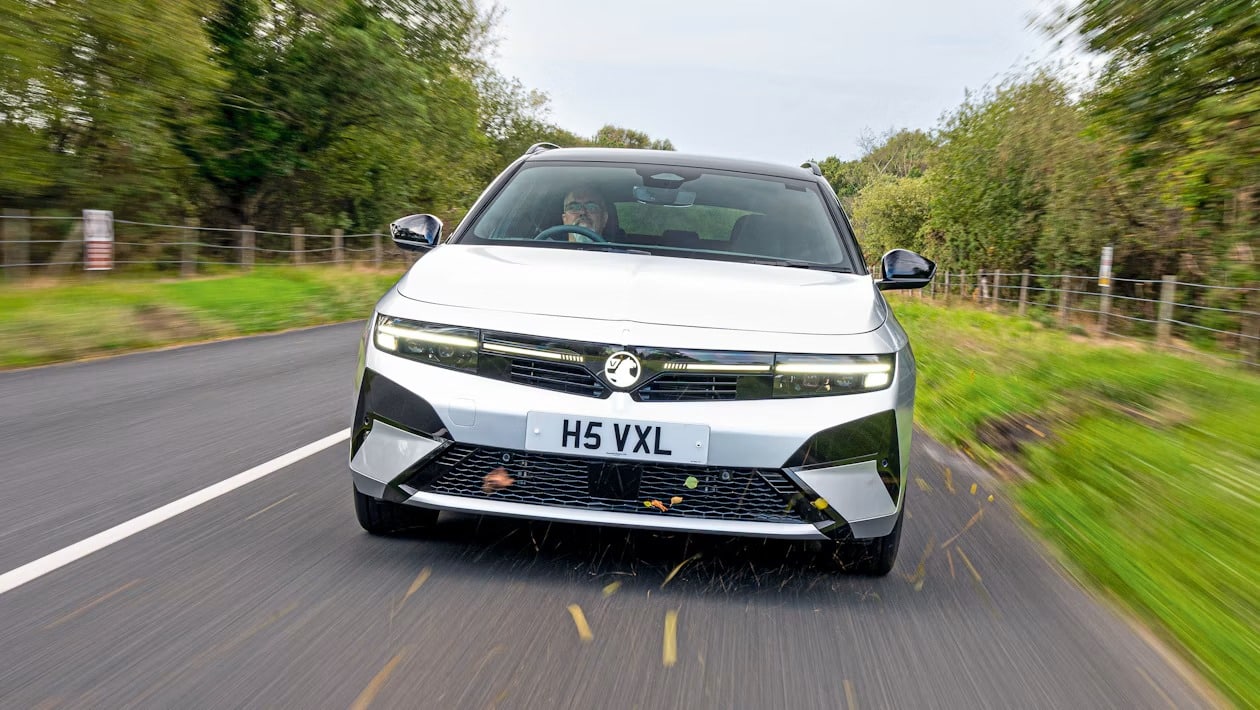 Astra Sports Tourer vs Octavia Estate: Ποιο οικογενειακό wagon συμφέρει περισσότερο;