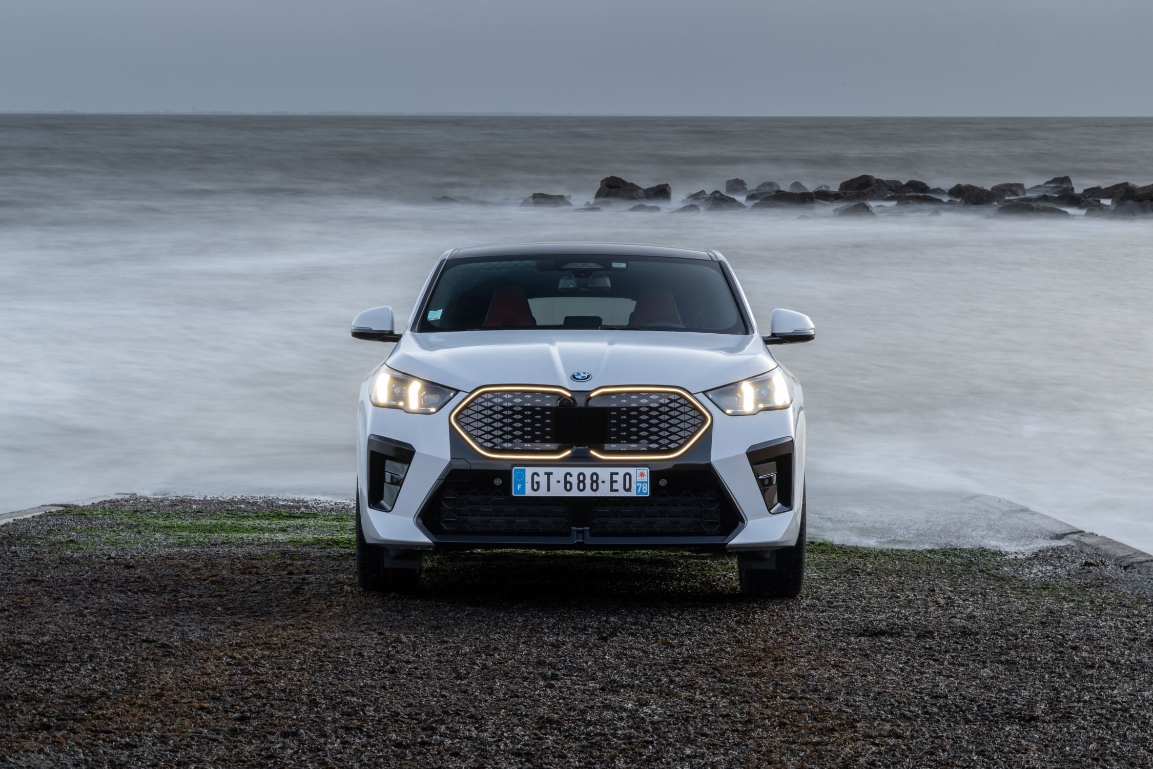BMW iX2: Ηλεκτρικό SUV με αυτονομία 516 χλμ. και 313 PS