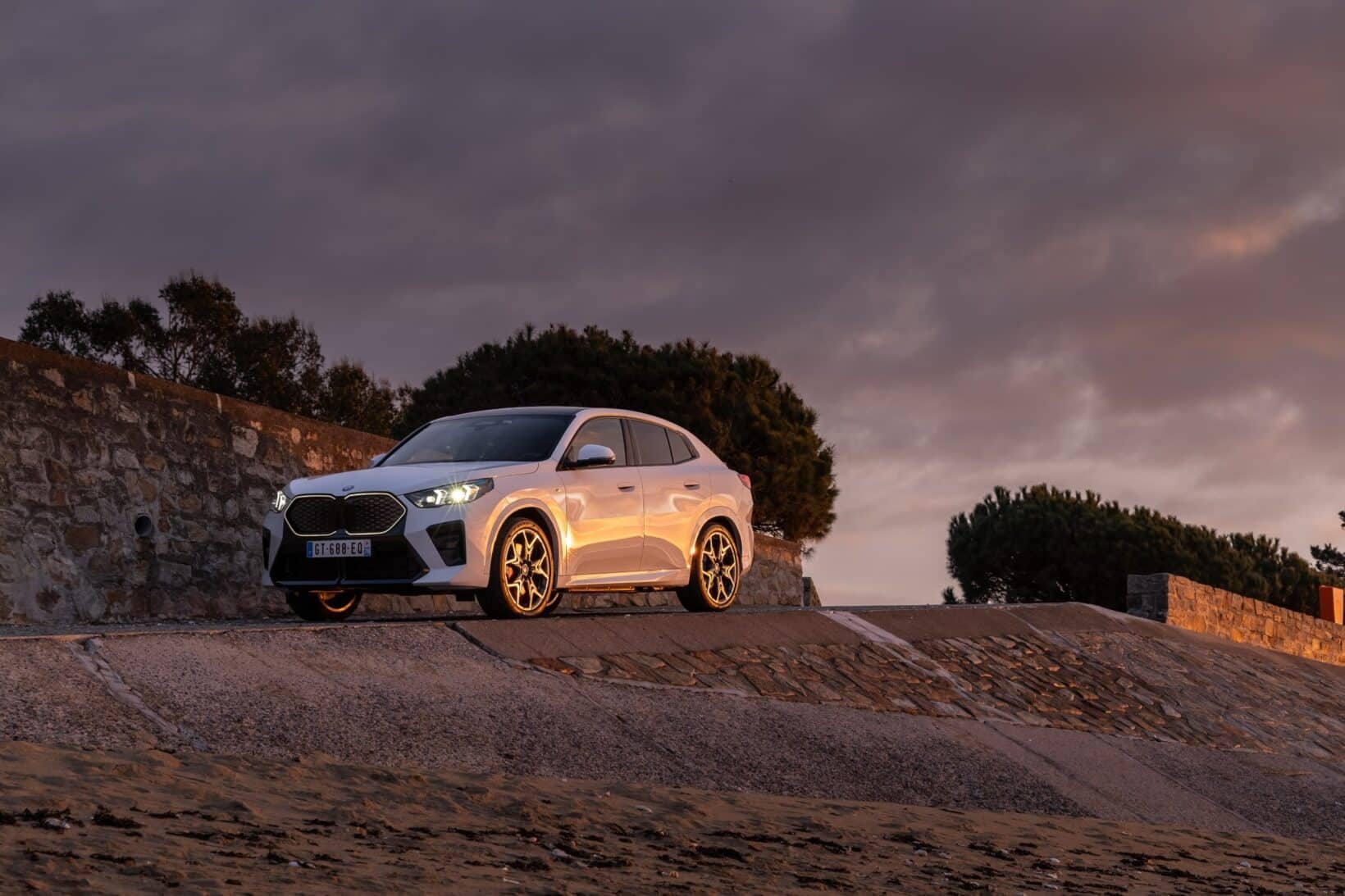 BMW iX2: Ηλεκτρικό SUV με αυτονομία 516 χλμ. και 313 PS