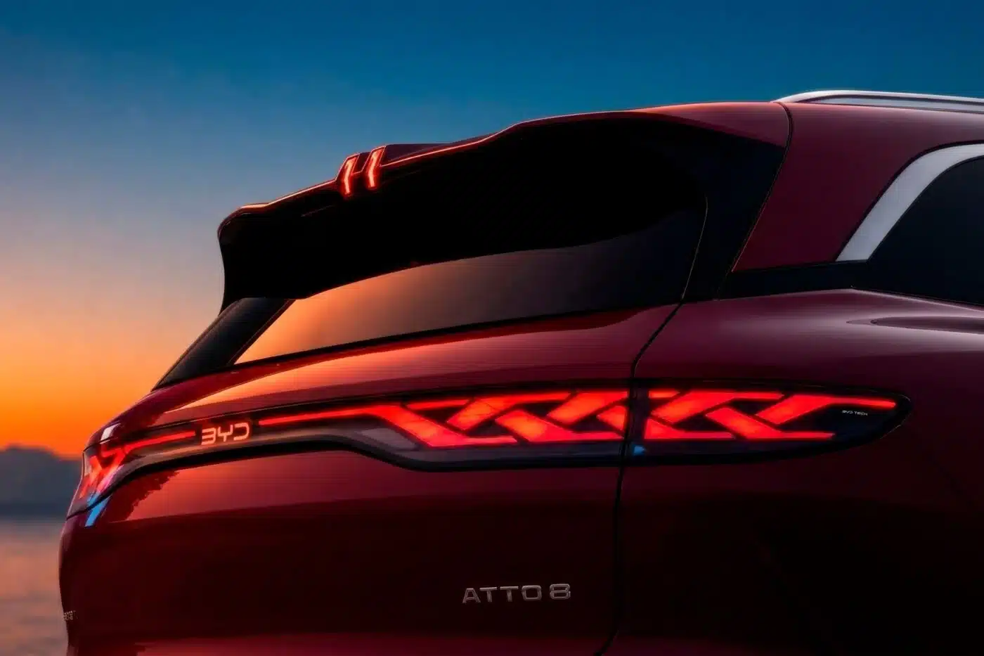 Η BYD παρουσιάζει το νέο SUV Atto 8 με φόρτιση εννέα λεπτών