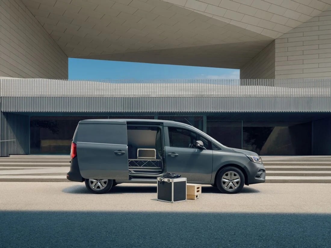Η Renault αναβαθμίζει το ηλεκτρικό Kangoo: Μεγαλύτερη αυτονομία, ταχύτερη φόρτιση και έως 7 θέσεις