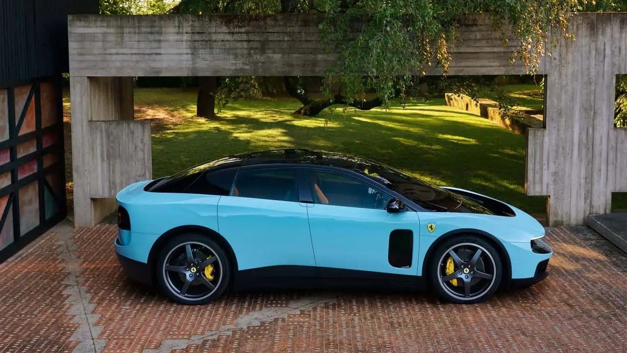 Η νέα Ferrari Luce κοστίζει όσο μια έπαυλη 