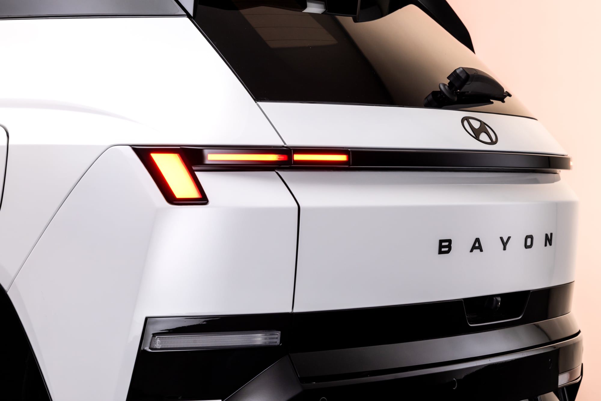 Hyundai Bayon 2027: Ριζική αλλαγή με νέα εμφάνιση και υβριδική έκδοση
